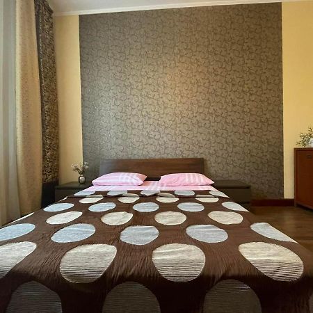 Крехівська 5,Апартаменти В Центрі, Дві Спальні Lviv Exterior foto